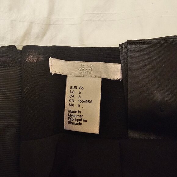 H&M Pencil Skirt - Black - Sz US 6 - Picture 3 of 7